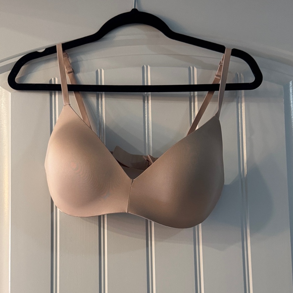 SKIMS Soft Beige Bra